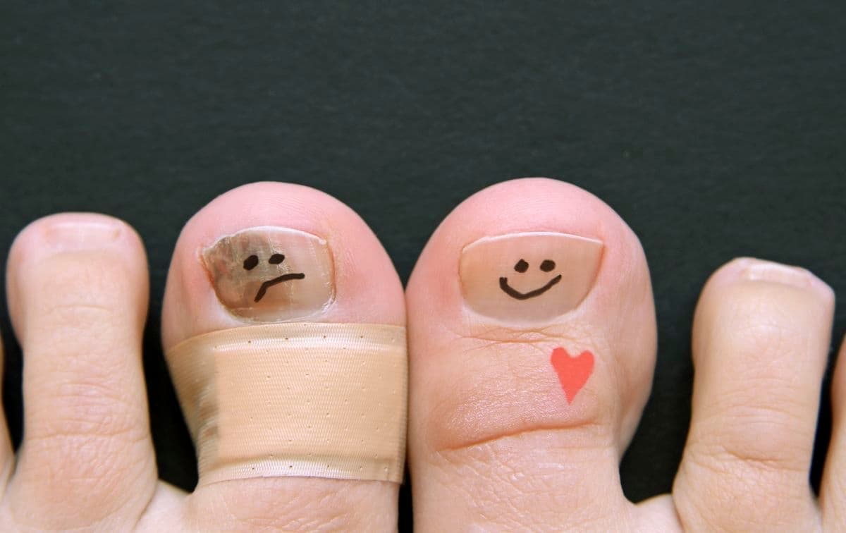 foto pies triste feliz tirita corazon caritas